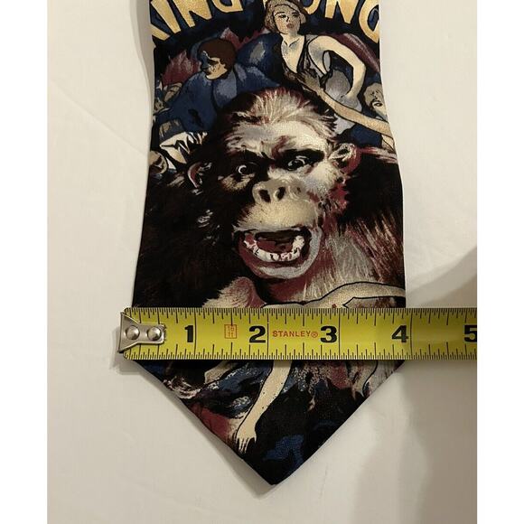 1992 Vintage King Kong American Films Classics Empire State Building Mens 4” Tie - Picture 3 of 6